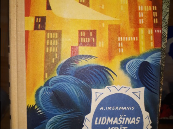 Lidmašīnas krīt okeānā