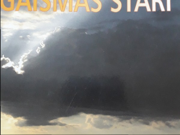 Novakara gaismas stari