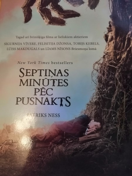 Septiņas minūtes pēc pusnakts 