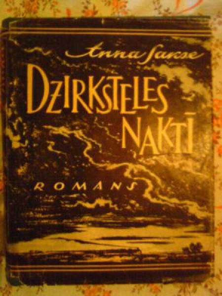 Dzirksteles naktī 