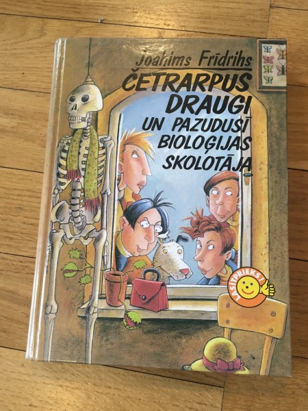 Četrarpus draugi un pazudusī bioloģijas skolotāja 