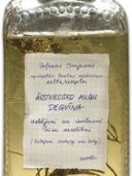 Jeļenas Isajevas ārstniecisko augu degvīna uzlējumi un izvilkumi