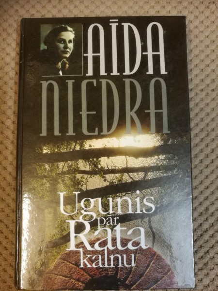 Ugunis pār Rata kalnu