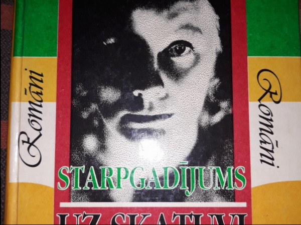 Starpgadījums. Uz skatuvi