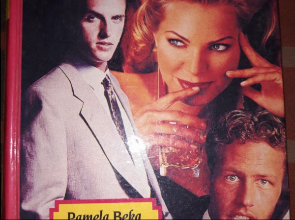 Bagāti vīrieši, vientuļas sievietes