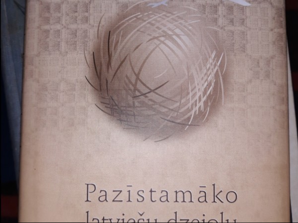 Pazīstamāko latviešu dzejoļu simts