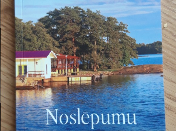 Noslēpumu vasara