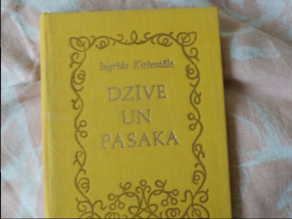 Dzīve un pasaka