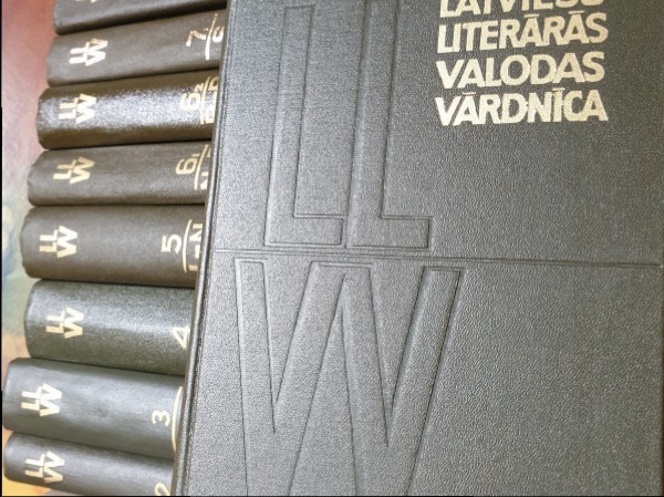 Latviešu literārās  valodas vārdnīca  1.-7.sējumi