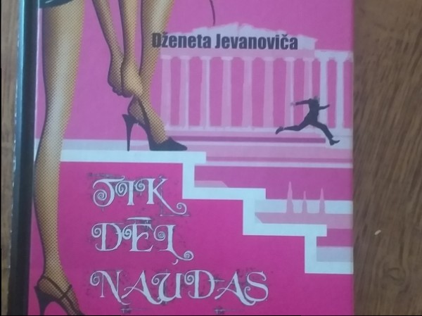 Tik dēļ naudas