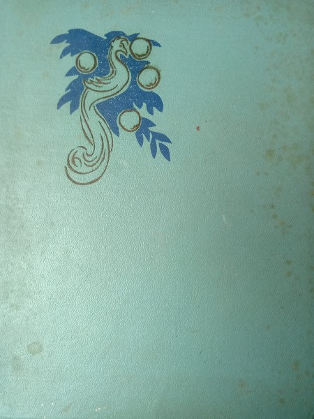 Simts brīnumstāstu