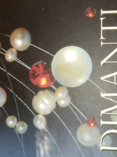 Dimanti un pērles 
