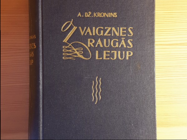 Zvaigznes raugās lejup