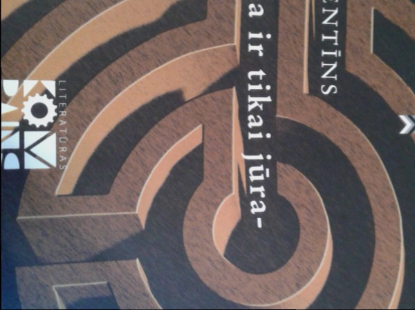 Melna ir tikai jūra