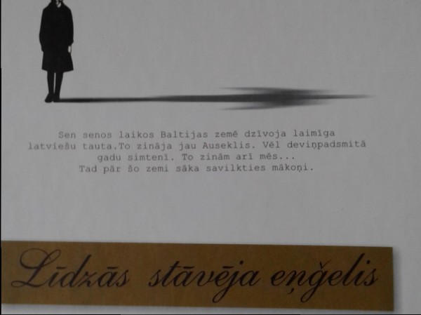 Līdzās stāvēja eņģelis