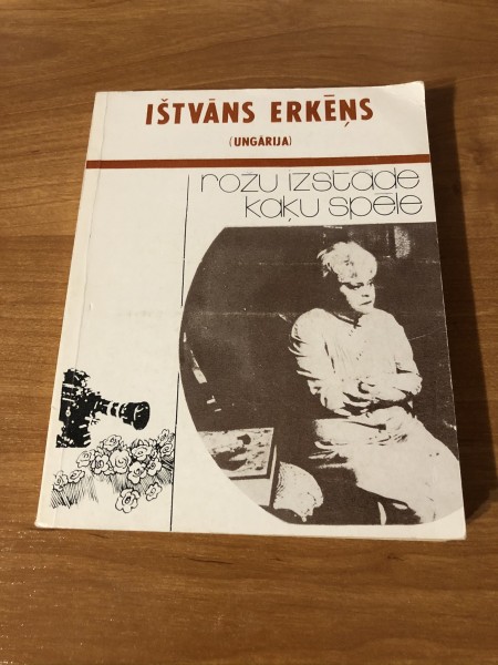 Rožu izstāde. Kaķu spēle