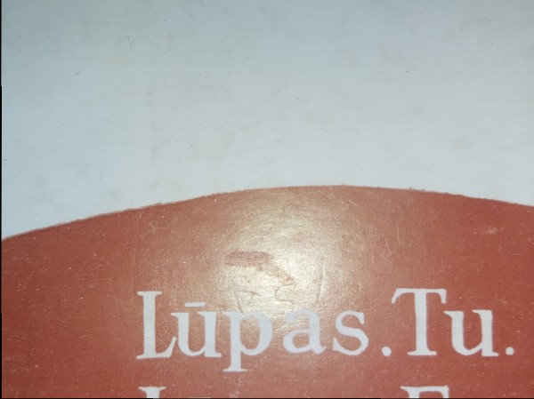 Lūpas. Tu. Lūpas. Es.