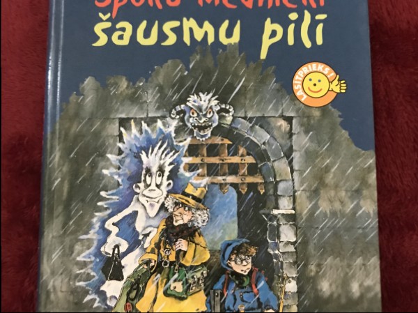 Spoku mednieki šausmu pilī