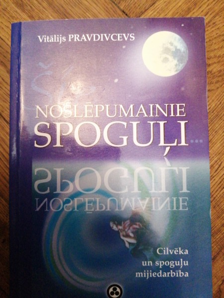 Šie noslēpumainie spoguļi 