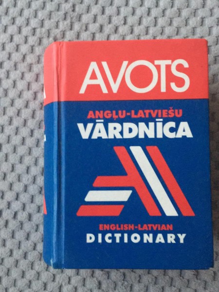 Angļu - latviešu vārdnīca