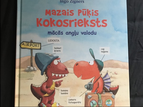 Mazais pūķis Kokosrieksts mācās angļu valodu