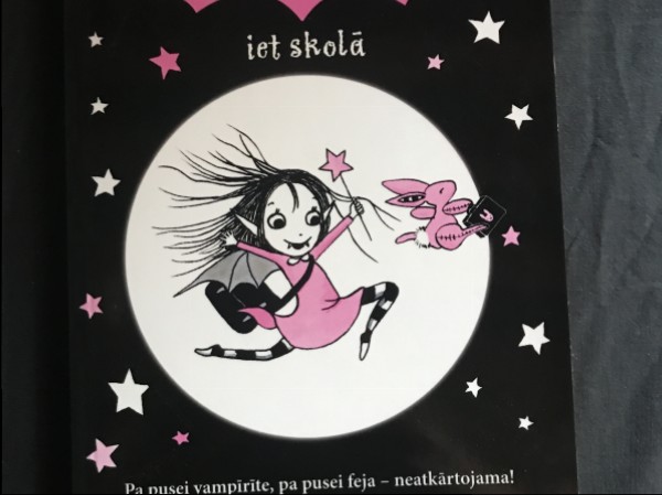 Izidora Mūna iet skolā