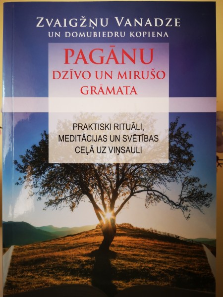 Pagānu dzīvo un mirušo grāmata