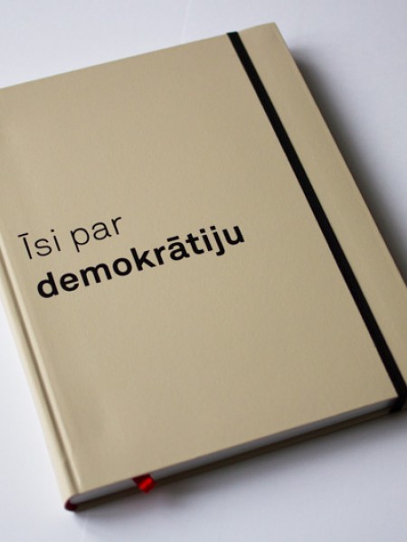 Īsi par demokrātiju