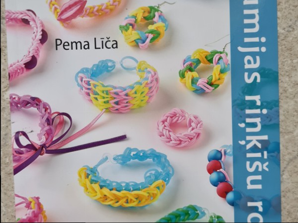 Gumijas riņķīšu rotas