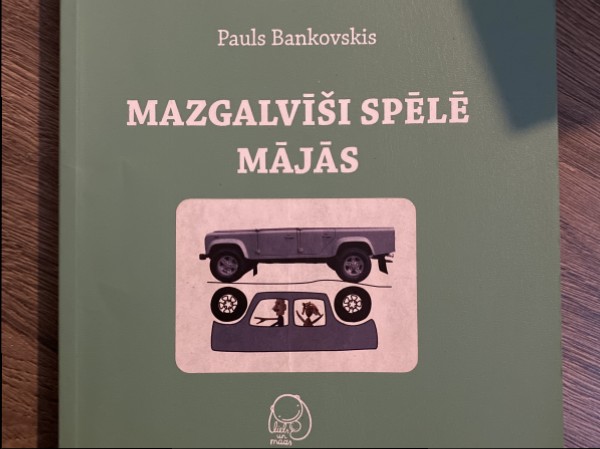 mazgalvīši spēlē mājās