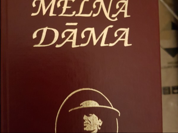 Melnā dāma