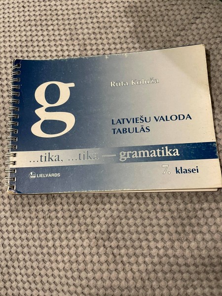 Latviešu valoda tabulās