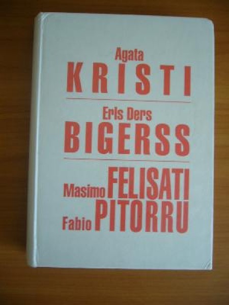 Čimnīzas pils noslēpums, Ceļojums ar slepkavu, Mīlestība un nodevība