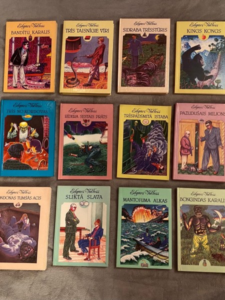 38 Edgara Vollesa grāmatas