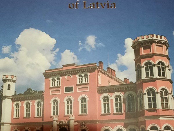 Latvijas pilis un muižas