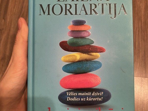 Deviņi pilnīgi svešinieki