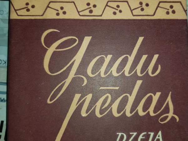 Gadu pēdas