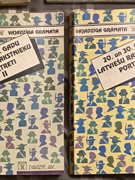 20. un 30. gadu latviešu rakstnieku portreti I un II