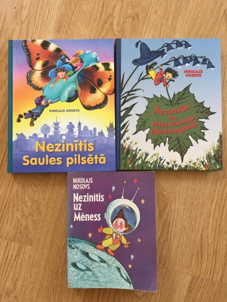 Nezinīša un viņa draugu piedzīvojumi/ Saules pilsētā/ uz Mēness