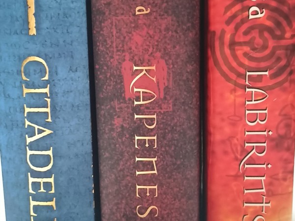 Labirints, Kapenes, Citadele