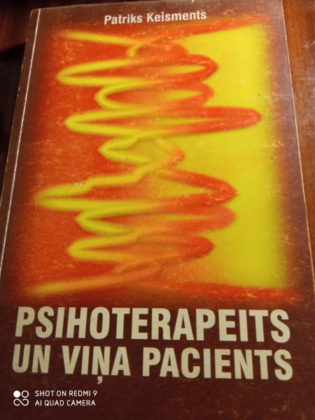 Psihoterapeits un viņa no pacients