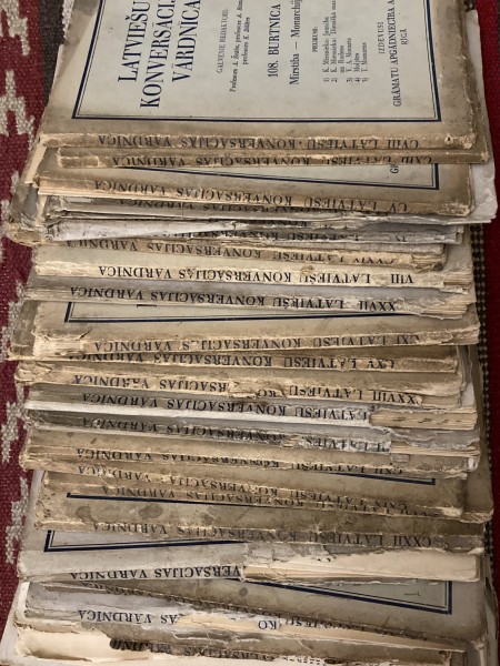 Latviešu konversācijas vārdnīca