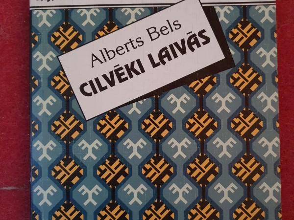 Cilvēki laivās