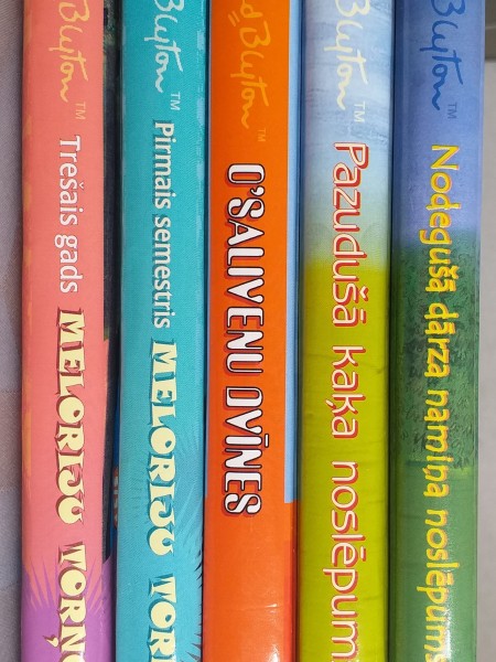 Melodiju torņos, noslēpumi