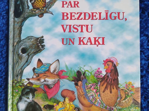 Par bezdelīgu, vistu un kaķi
