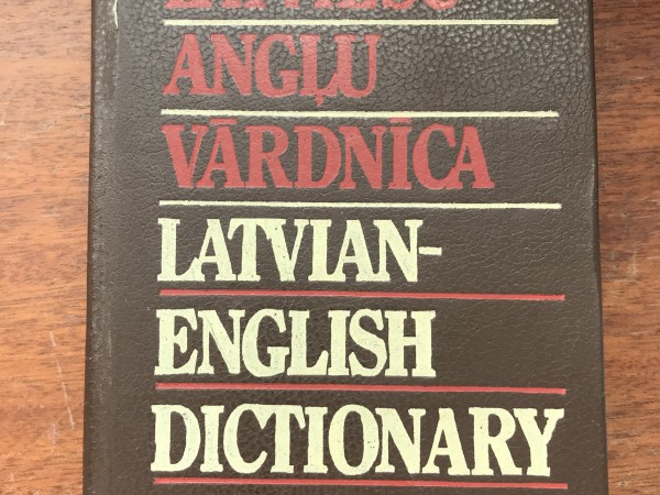 Latviešu-angļu vārdnīca