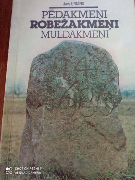 Pēdakmeņi robežakmeņi muldakmeņi