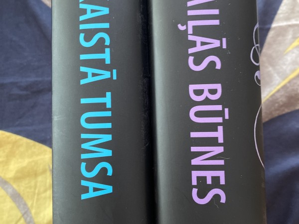 Daiļās būtnes, Skaistā tumsa