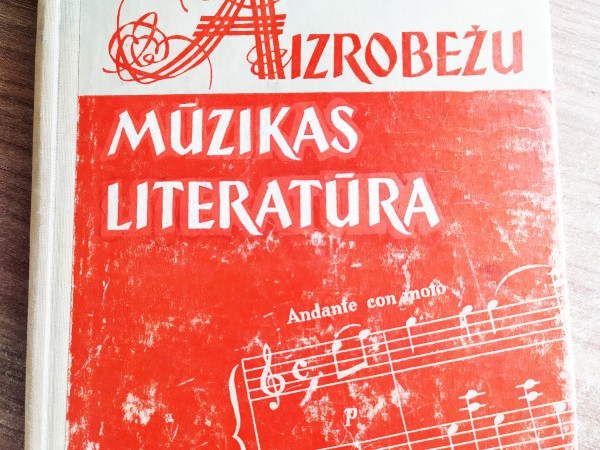 Aizrobežu mūzikas literatūra, I