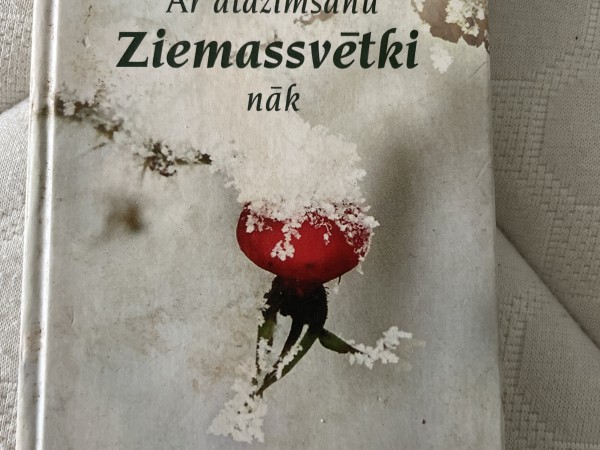 Ar atdzimšanu Ziemassvētki nāk